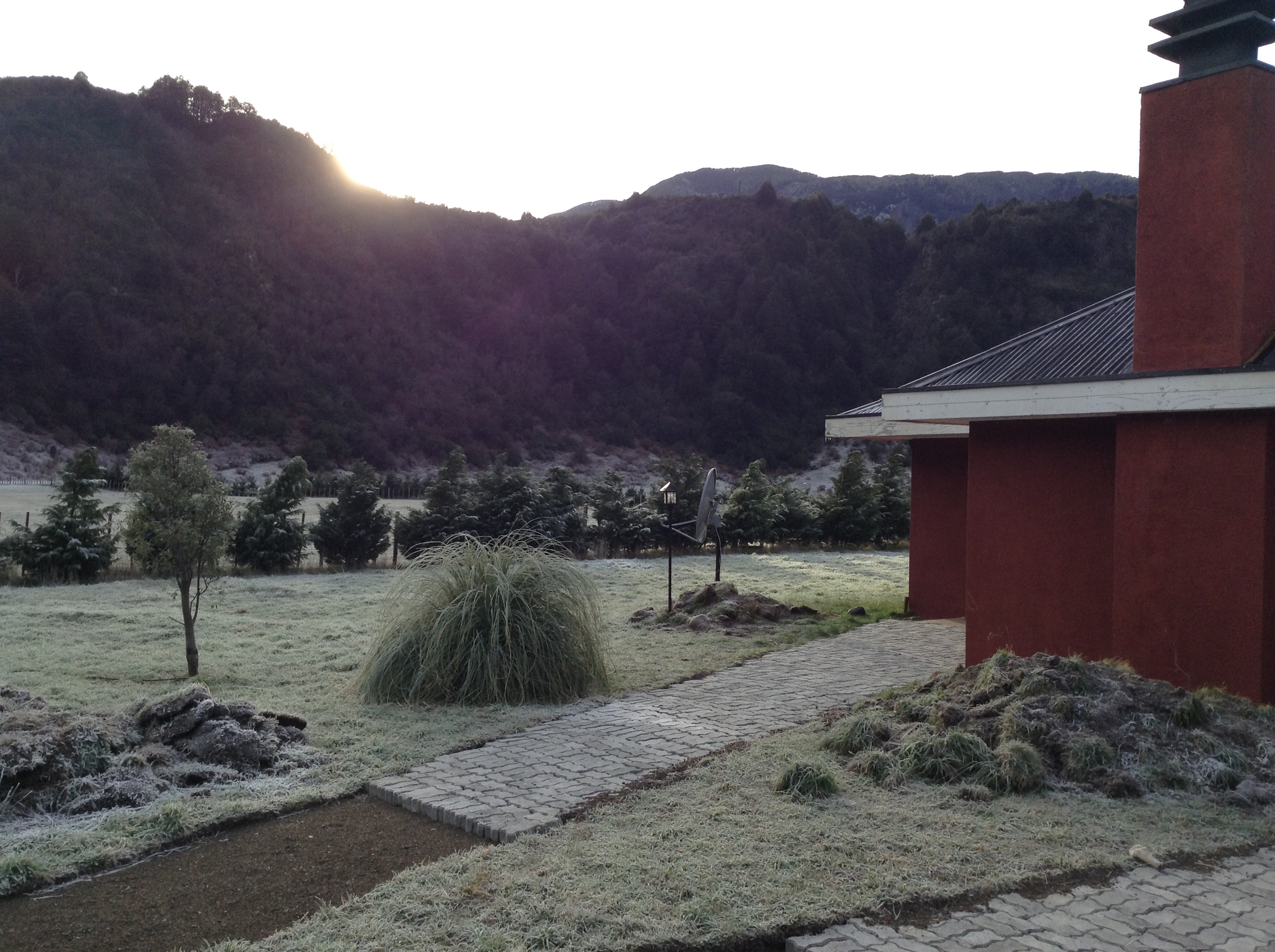 Amanecer helado en el Fundo La Pampita, junio 2015, Mañihuales